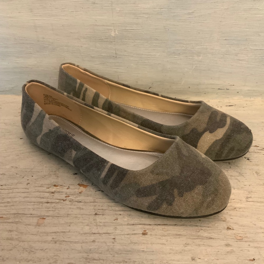 Dominique Nicole Camouflage Print Canvas Ballet Flat Shoes Size 9M GC